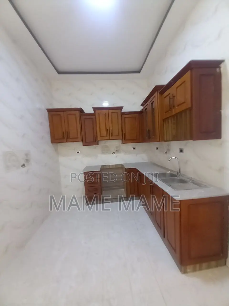 5bdrm Villa in Addis Abeba, Bole for sale