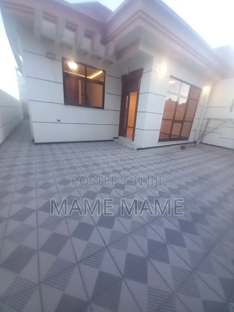 5bdrm Villa in Addis Abeba, Bole for sale