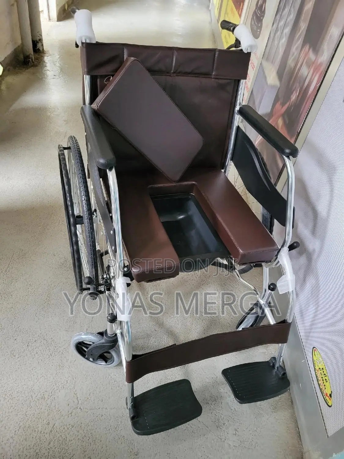Toilet/Folding Wheelchair/ለህሙማን መሰረታዊ መገልገያ/Wheelchair