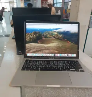 New Laptop Apple MacBook Pro 2020 8GB Intel Core I5 SSD 256GB