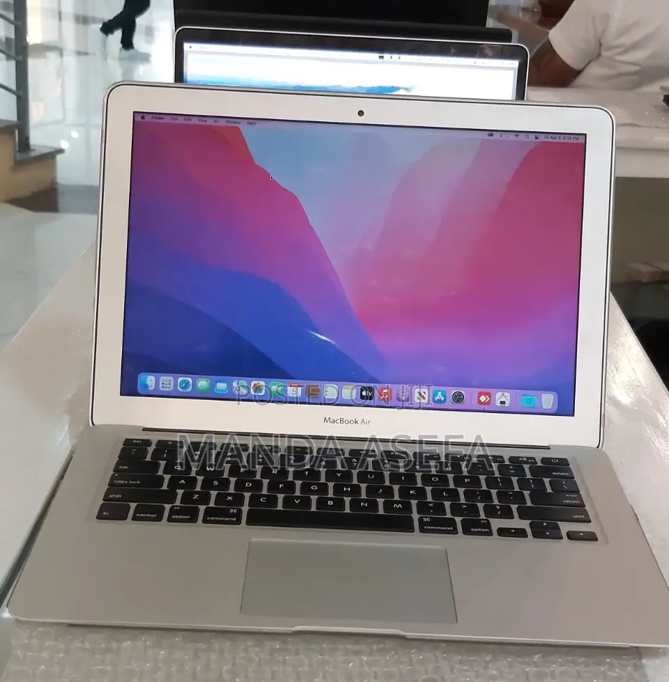 New Laptop Apple MacBook Air 2015 4GB Intel Core I5 SSD 128GB
