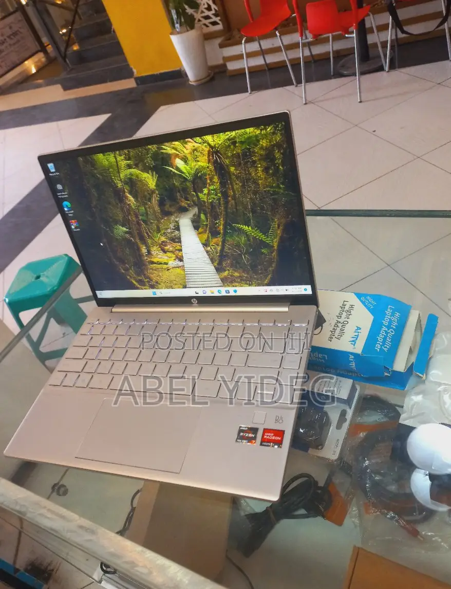 New Laptop HP Pavilion 13 16GB AMD Ryzen 7 SSD 512GB