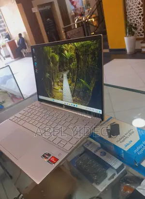 New Laptop HP Pavilion 13 16GB AMD Ryzen 7 SSD 512GB