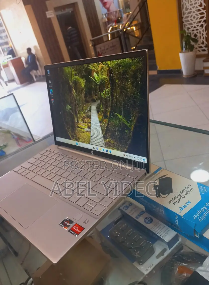 New Laptop HP Pavilion 13 16GB AMD Ryzen 7 SSD 512GB