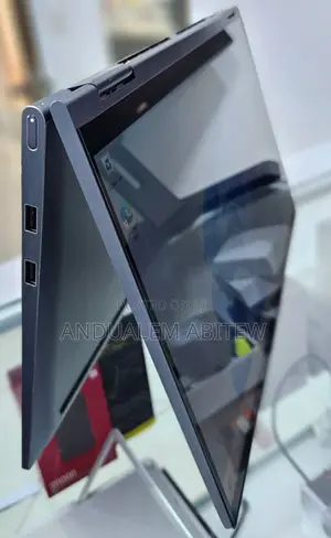 New Laptop Lenovo Yoga 700 8GB Intel Core I5 SSD 512GB