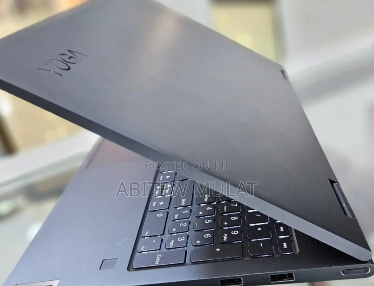 New Laptop Lenovo Yoga 710 8GB Intel Core I5 SSD 512GB