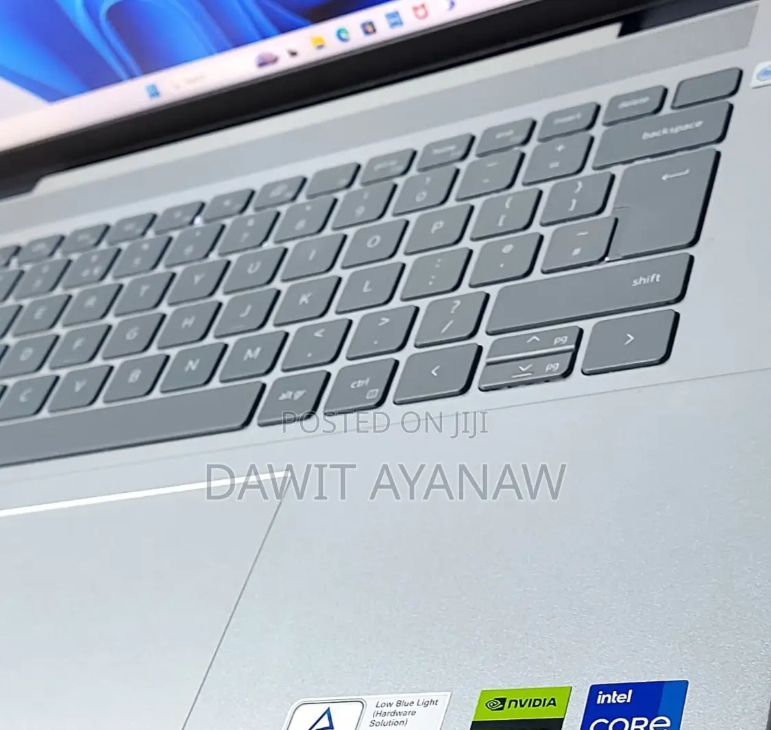 New Laptop Dell Inspiron 13 7386 16GB Intel Core I7 SSD 1T