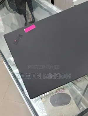 New Laptop HP 8GB Intel Xeon SSD 128GB