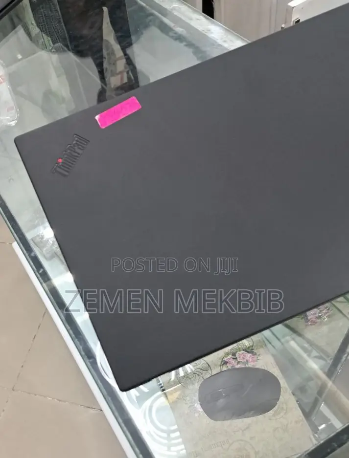 New Laptop HP 8GB Intel Xeon SSD 128GB