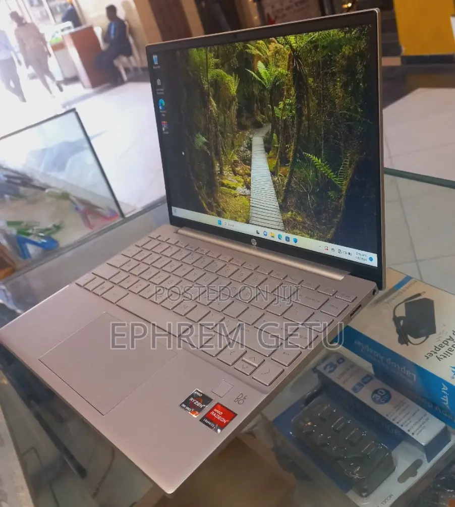 New Laptop HP Pavilion 13 16GB AMD Ryzen 7 SSD 512GB