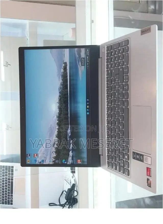 New Laptop Lenovo Ideapad 3 12GB AMD Ryzen 3 SSD 256GB