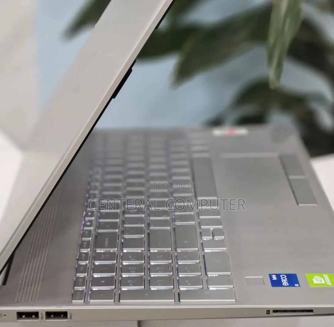 New Laptop HP 17-3000 16GB Intel Core I5 SSD 512GB