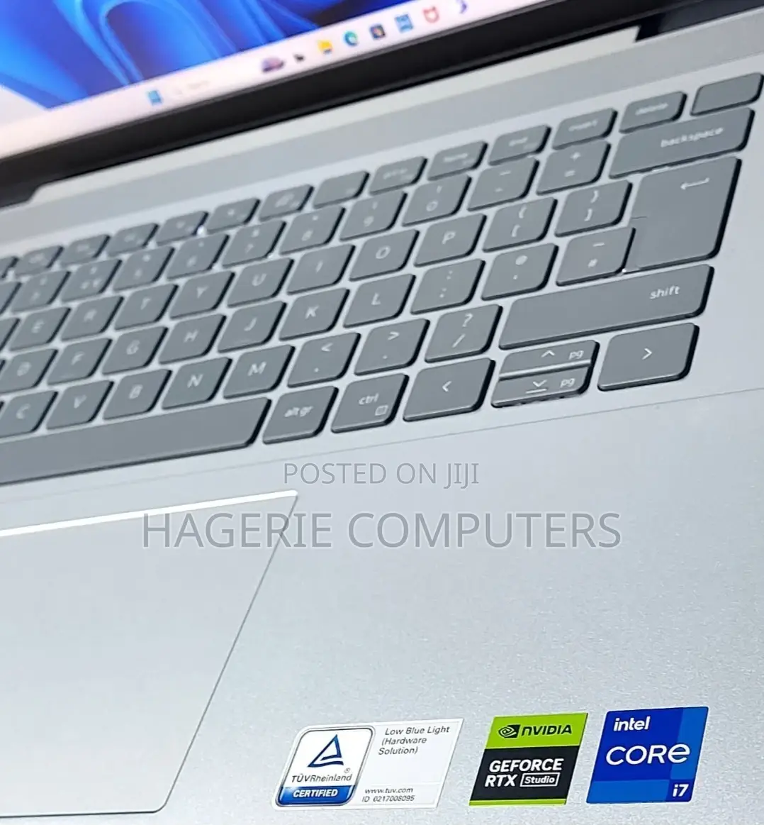 New Laptop Dell Inspiron 16 5620 16GB Intel Core I7 SSD 1T