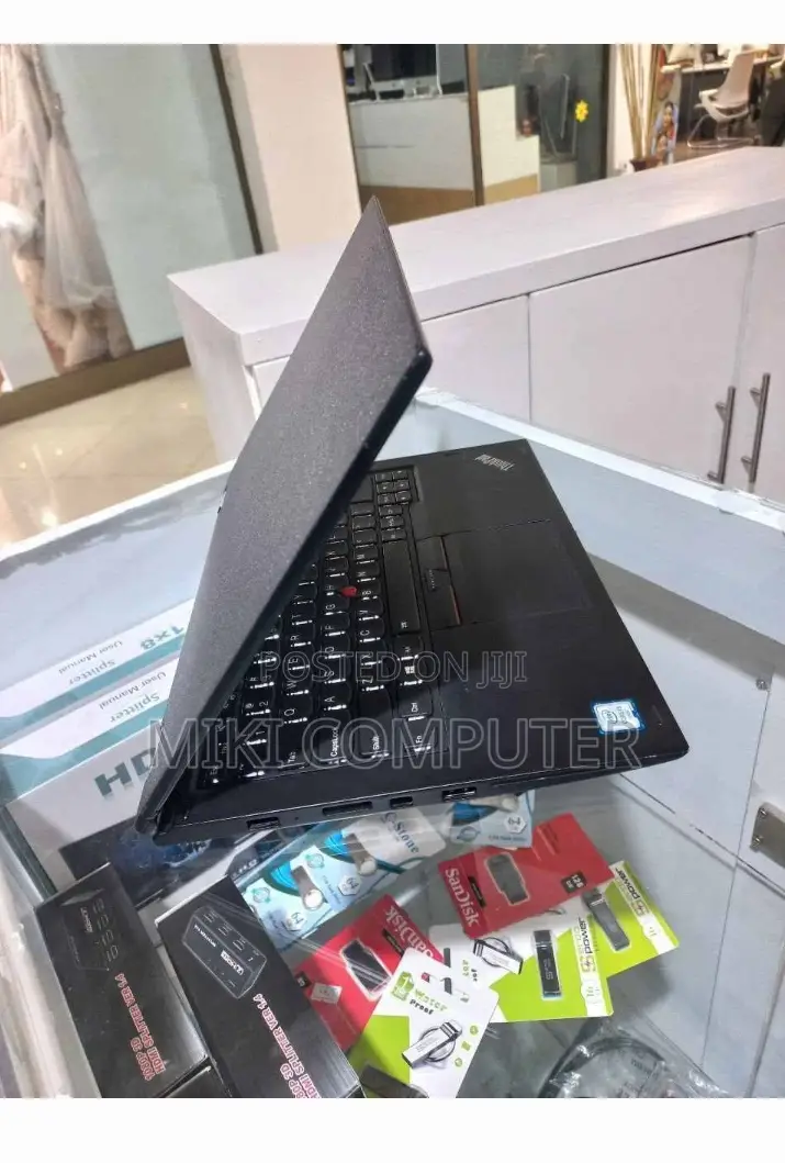 New Laptop Lenovo Yoga 260 8GB Intel Core I5 SSD 512GB