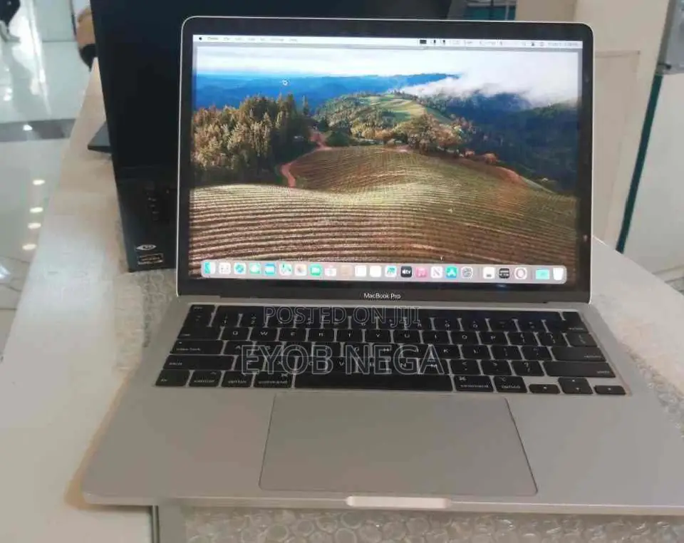 New Laptop Apple MacBook Pro 2020 8GB Intel Core I5 SSD 256GB