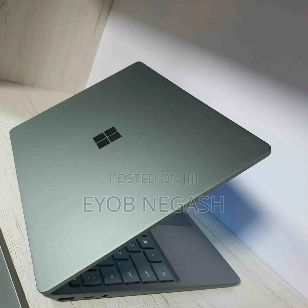 New Laptop Microsoft Surface Pro 8 8GB Intel Core I5 SSD 256GB