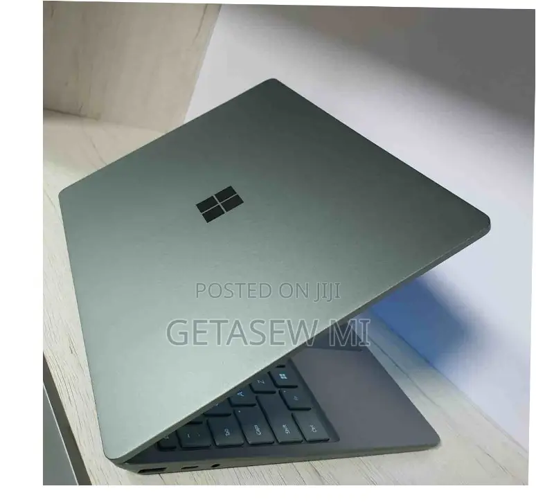 New Laptop Microsoft Surface Pro 8 8GB Intel Core I5 SSD 256GB