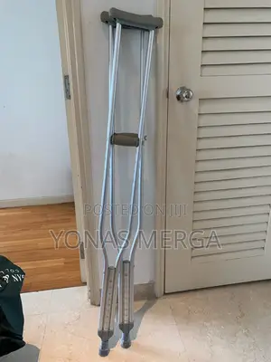 Photo - Auxiliary Crutches ^የብብት Crutches¶በትልቅ በትንሽ/Crutches