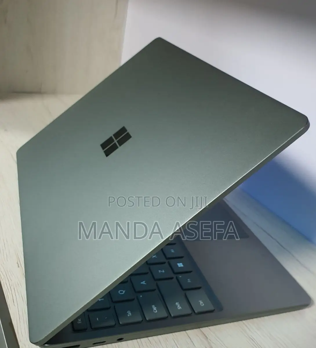 New Laptop Microsoft Surface Pro 8 8GB Intel Core I5 SSD 256GB