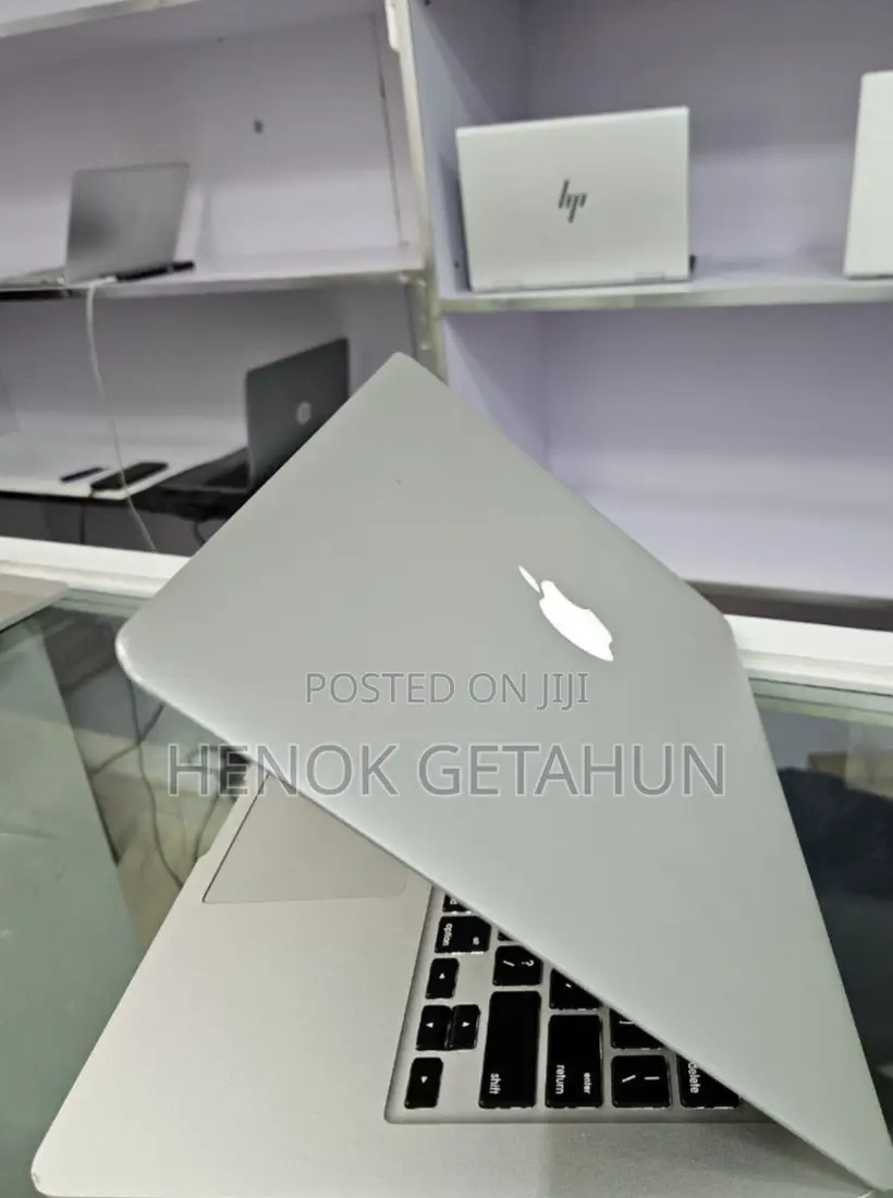 New Laptop Apple MacBook Air 2017 8GB Intel Core I5 SSD 256GB