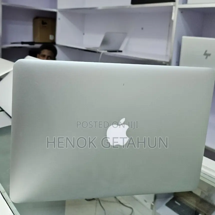 New Laptop Apple MacBook Air 2017 8GB Intel Core I5 SSD 256GB