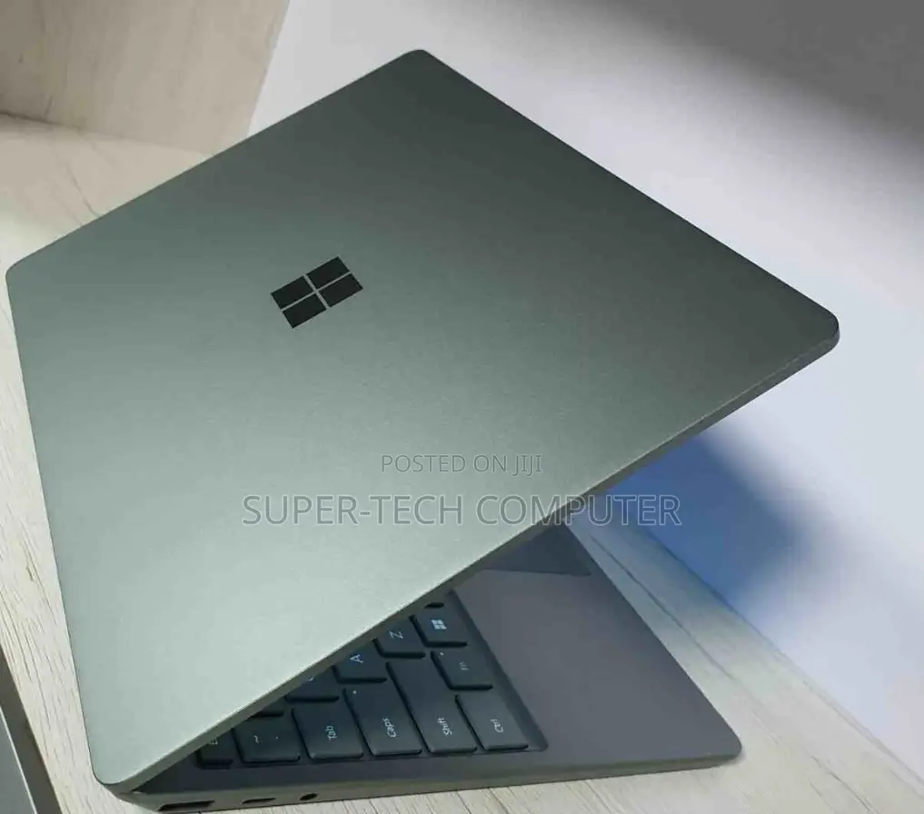 New Laptop Microsoft Surface Pro 8 8GB Intel Core I5 SSD 256GB