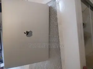 New Laptop Apple MacBook Pro 2020 8GB Intel Core I5 SSD 256GB