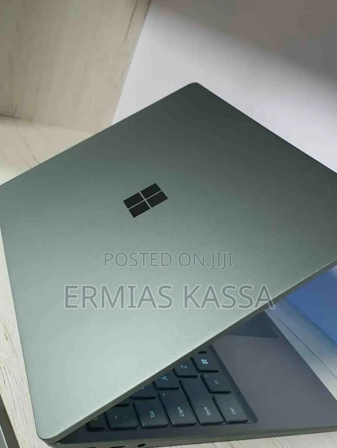 New Laptop Microsoft Surface Laptop 2 8GB Intel Core I5 SSD 256GB