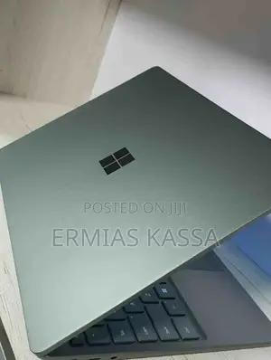 New Laptop Microsoft Surface Laptop 2 8GB Intel Core I5 SSD 256GB