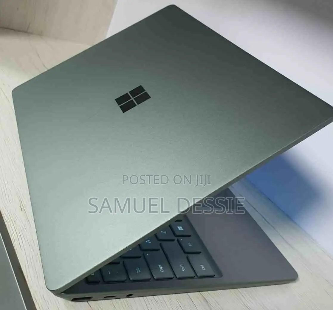 New Laptop Microsoft Surface Pro 8 8GB Intel Core I5 SSD 256GB