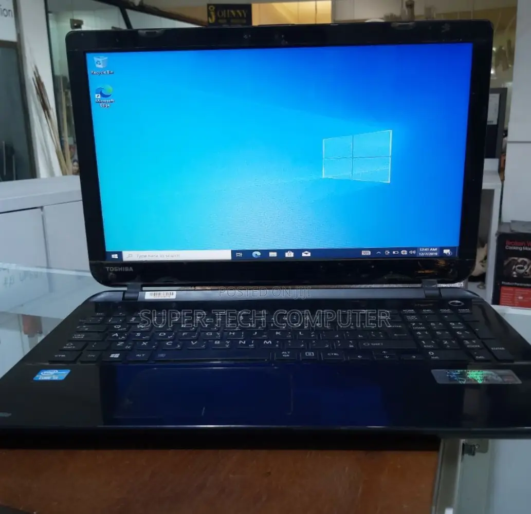 New Laptop Toshiba Satellite C850 4GB Intel Core I3 HDD 500GB