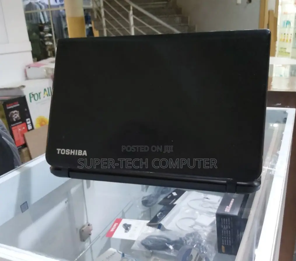 New Laptop Toshiba Satellite C850 4GB Intel Core I3 HDD 500GB