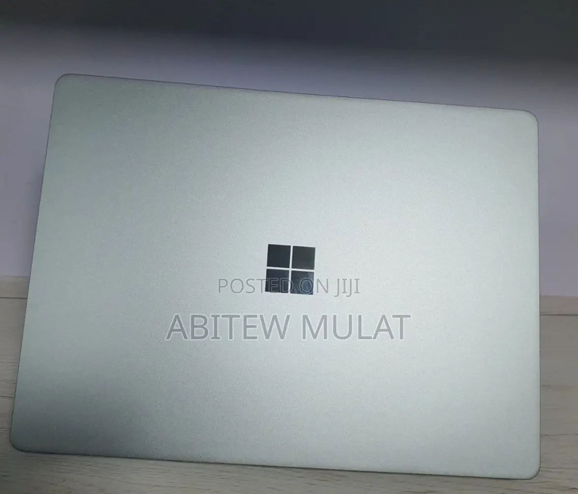 New Laptop Microsoft Surface Pro 8 8GB Intel Core I5 SSD 256GB