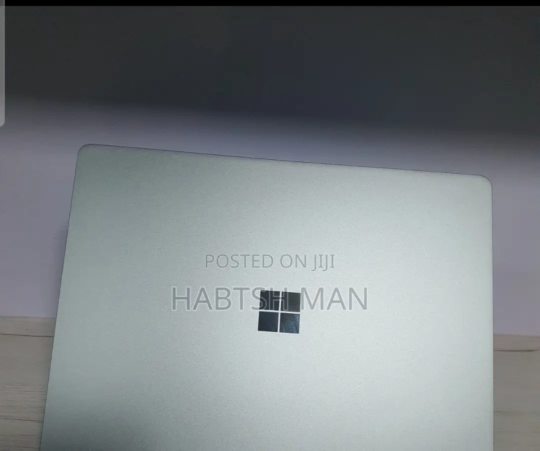 New Laptop Microsoft Surface Pro 8GB Intel Core I5 SSD 256GB