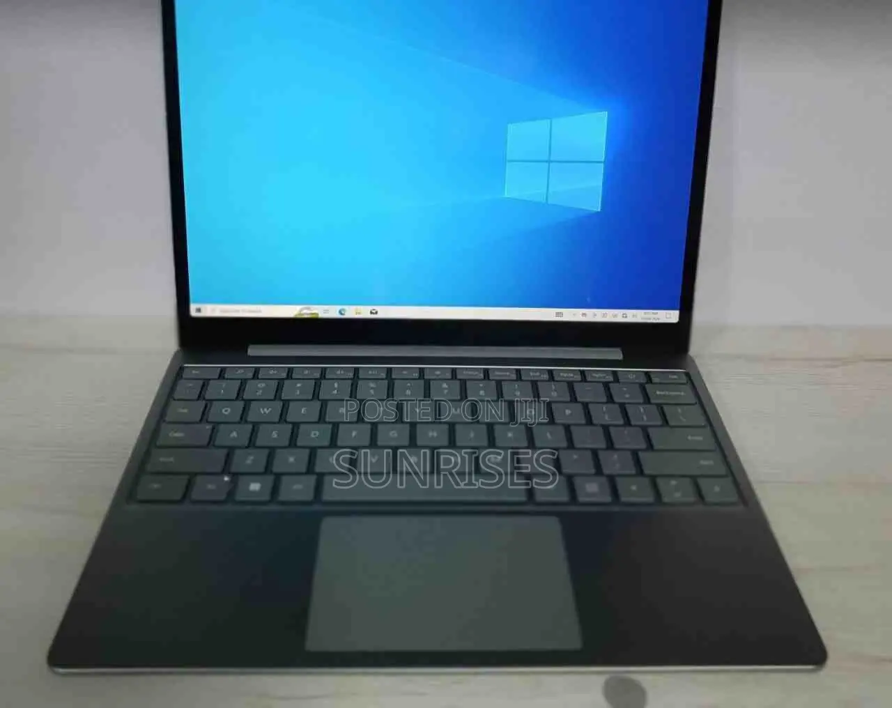 New Laptop Microsoft Surface Pro 8 8GB Intel Core I5 SSD 256GB