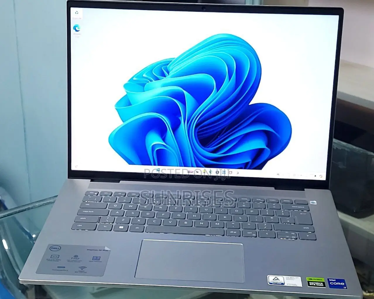 New Laptop Dell Inspiron 15 16GB Intel Core I7 SSD 1T