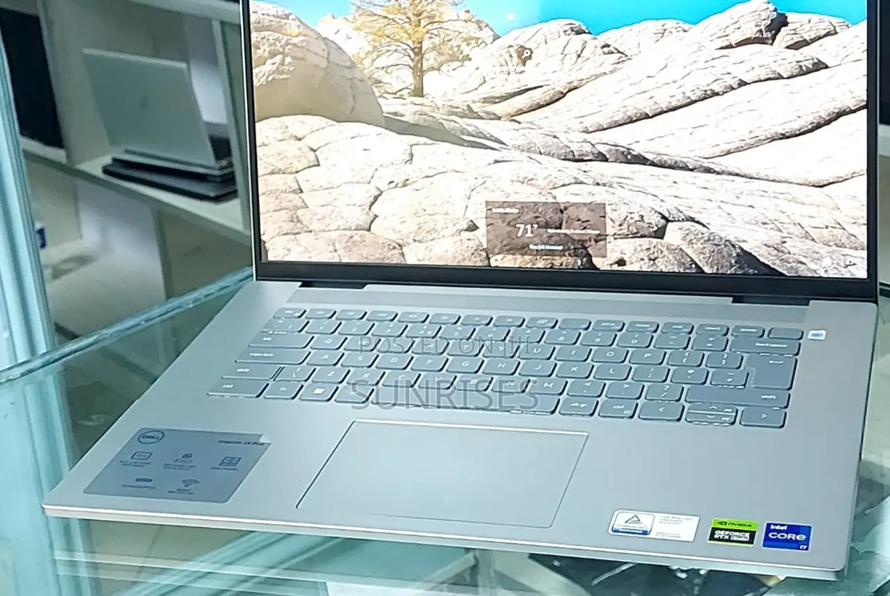 New Laptop Dell Inspiron 15 16GB Intel Core I7 SSD 1T