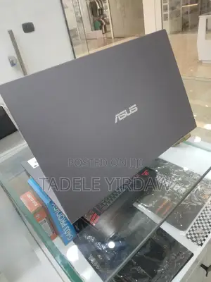 New Laptop Asus VivoBook 15 X505BA 8GB Intel Core I7 SSD 512GB