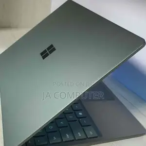 New Laptop Microsoft Surface Pro 8 8GB Intel Core I5 SSD 256GB