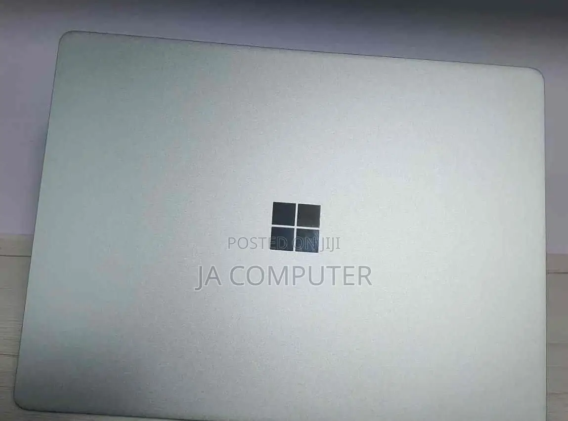 New Laptop Microsoft Surface Pro 8 8GB Intel Core I5 SSD 256GB