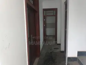 5bdrm House in Addis Abeba, Bole for sale