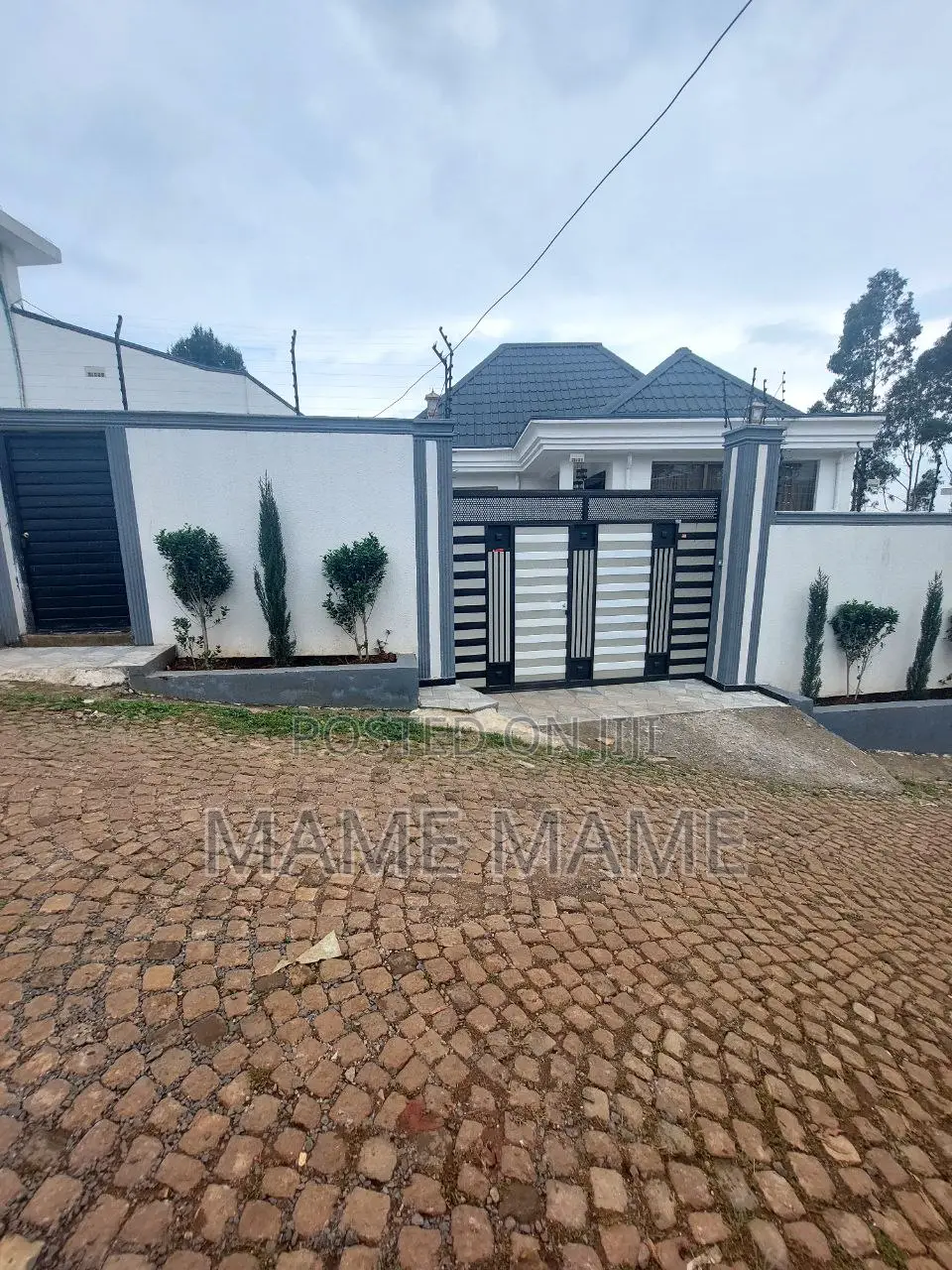 3bdrm Villa in Addis Abeba, Bole for sale