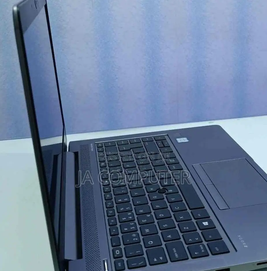 New Laptop HP ZBook Studio 16GB Intel Core I5 SSD 512GB