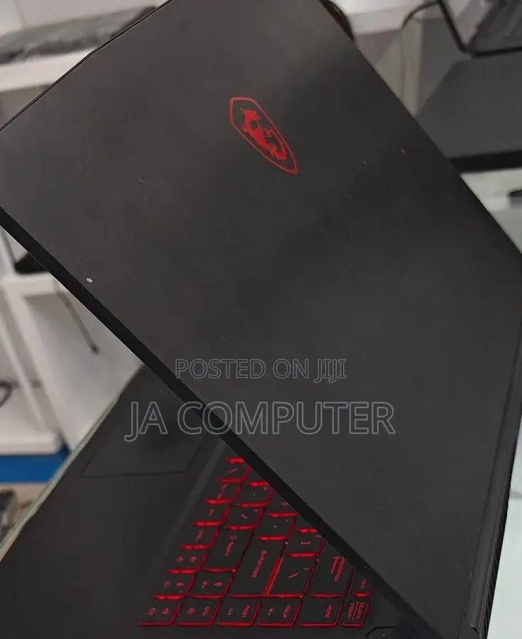 New Laptop MSI Katana 15 16GB Intel Core I7 SSD 512GB