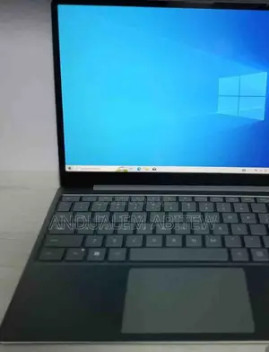 New Laptop Microsoft Surface Pro 8 8GB Intel Core I5 SSD 256GB