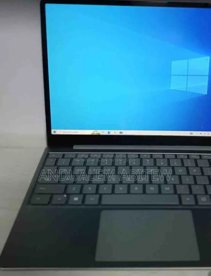 New Laptop Microsoft Surface Pro 8 8GB Intel Core I5 SSD 256GB