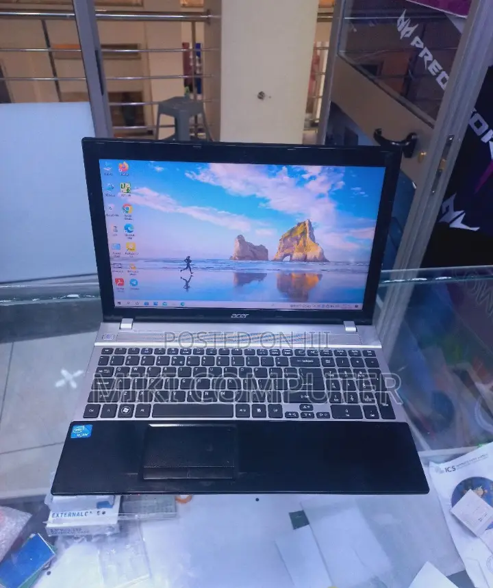 New Laptop Acer Aspire 3 4GB Intel SSD 320GB