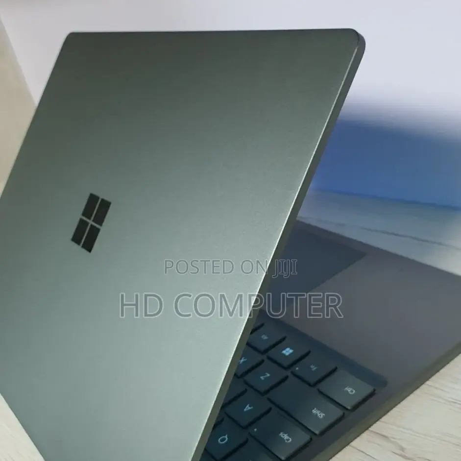 New Laptop Microsoft Surface Pro 8 8GB Intel Core I5 SSD 256GB