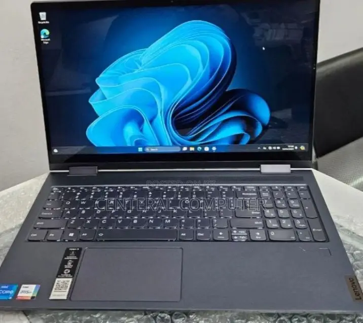 New Laptop Lenovo Yoga 710 8GB Intel Core I5 SSD 512GB