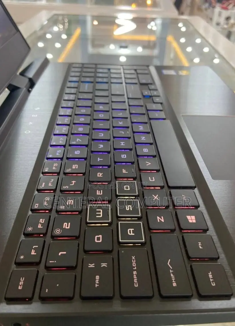 New Laptop HP Omen X 17t 16GB Intel Core I7 SSD 512GB